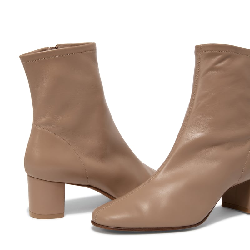 16603-05-snl-nude_3.jpg?ts=20220505182232