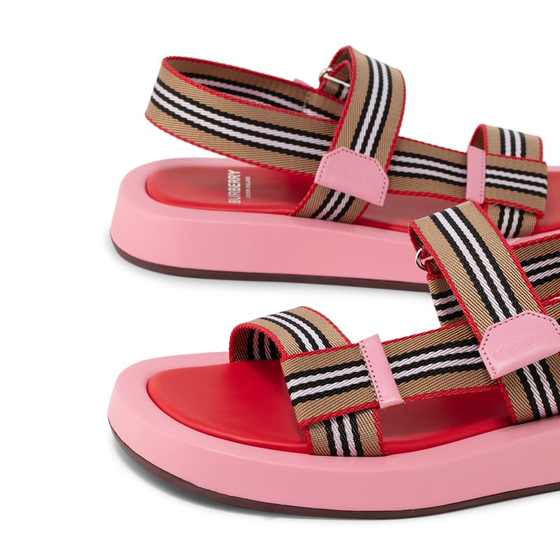 8042675-a3245_2.jpg?ts=20220505183333