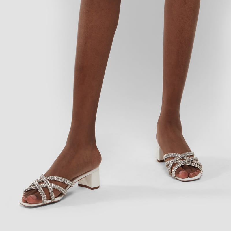 augie-whtcro_5.jpg?ts=20220505183437