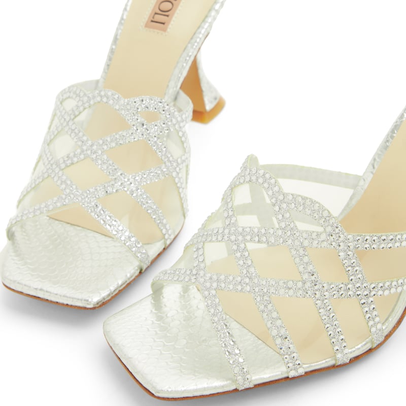 clancy-silver_3.jpg?ts=20220505183647