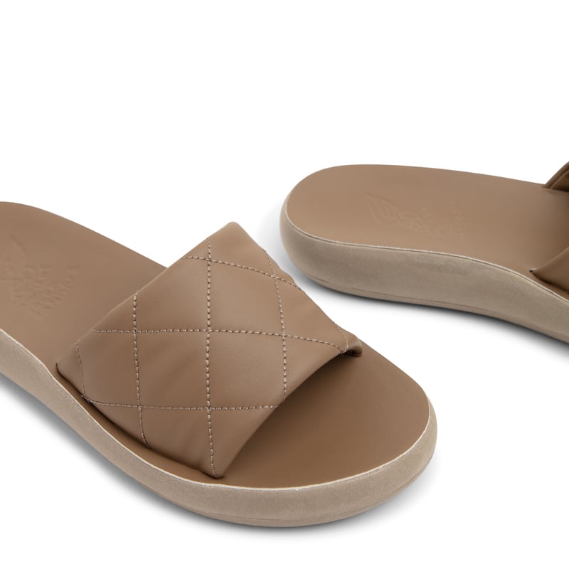 synefoula-taupe_3.jpg?ts=20220505184640