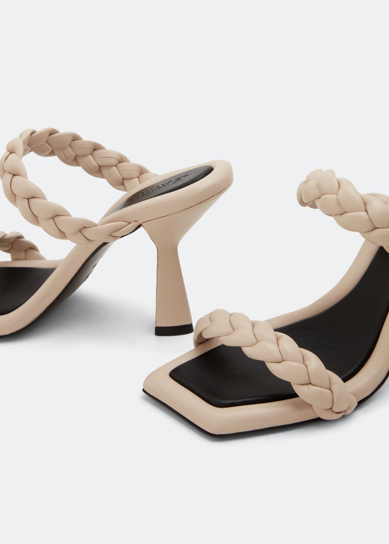 vivianhigh-cocco_3.jpg?ts=20220504190127